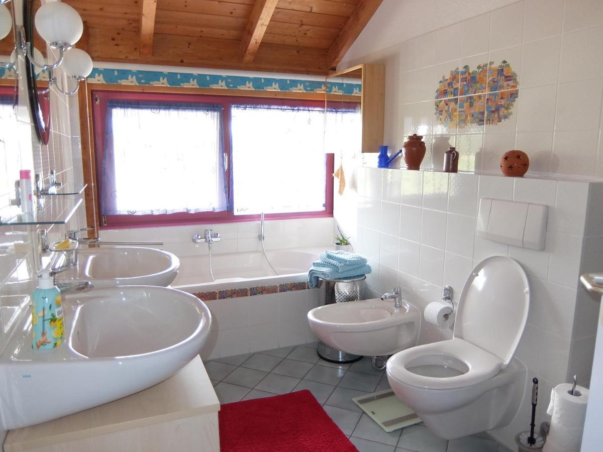 Blaues Haus - Une Maison Bleue Hetzerath Esterno foto